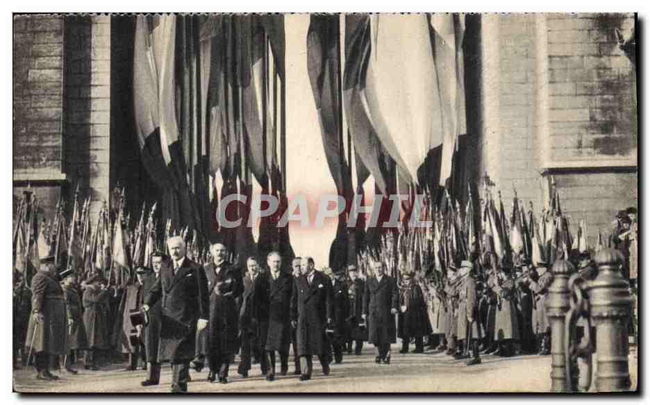 CPM Militaria President de la Republique Soldat inconnu Paris