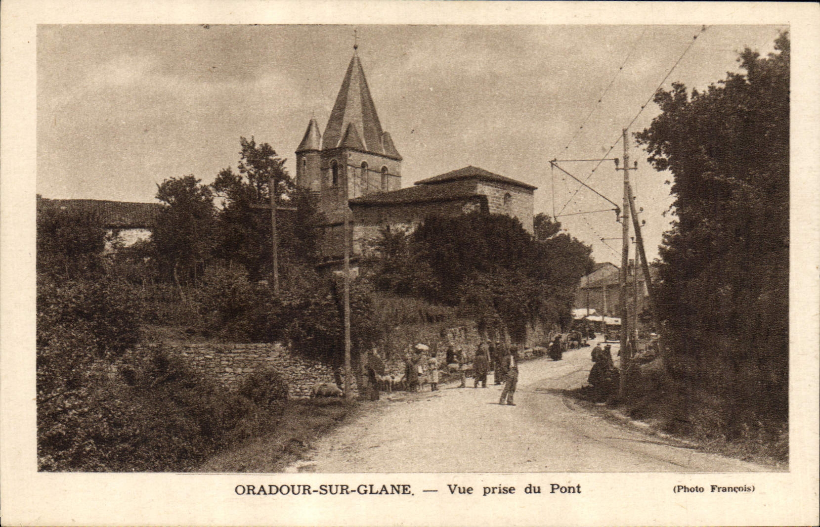 Oradour-sur-Glane — Vue prise du Pont — Photo François
