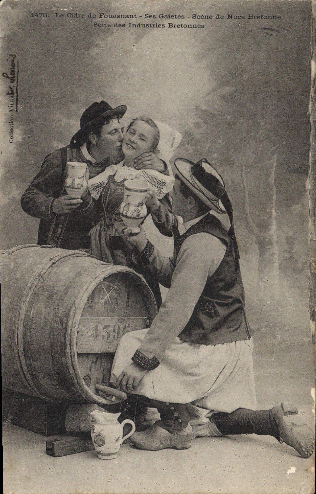 CPA Folklore Le cidre de Fouesnant Scene de noce bretonne Marigae