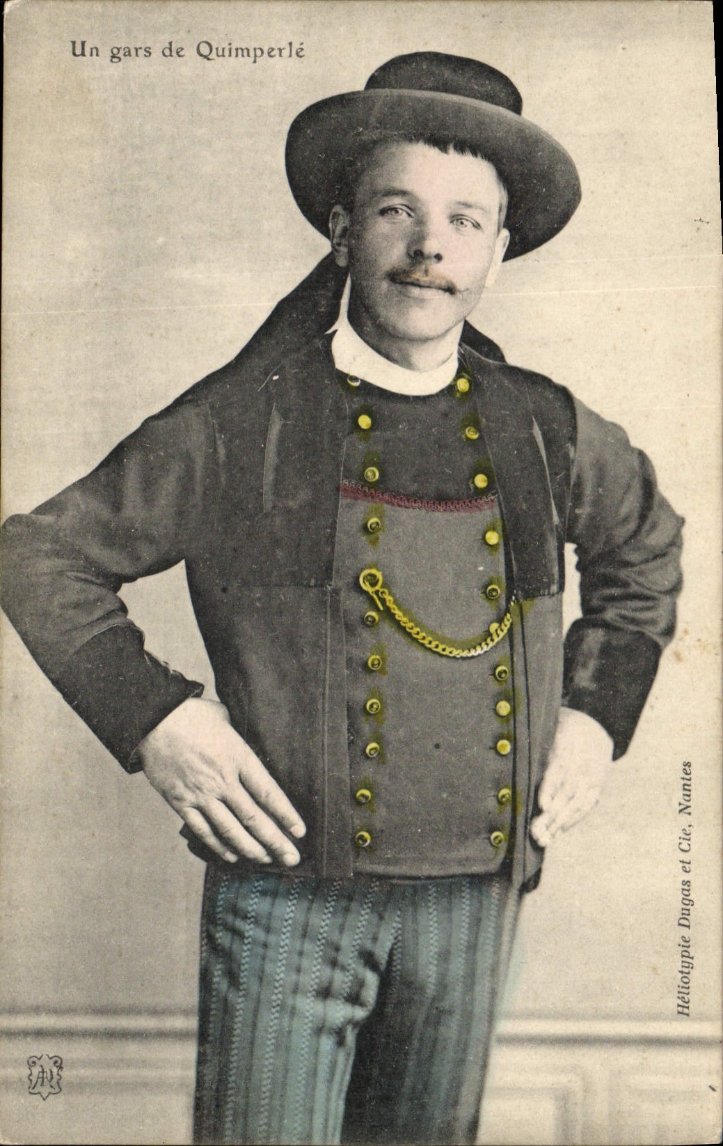 CPA Folklore Un gars de Quimperle