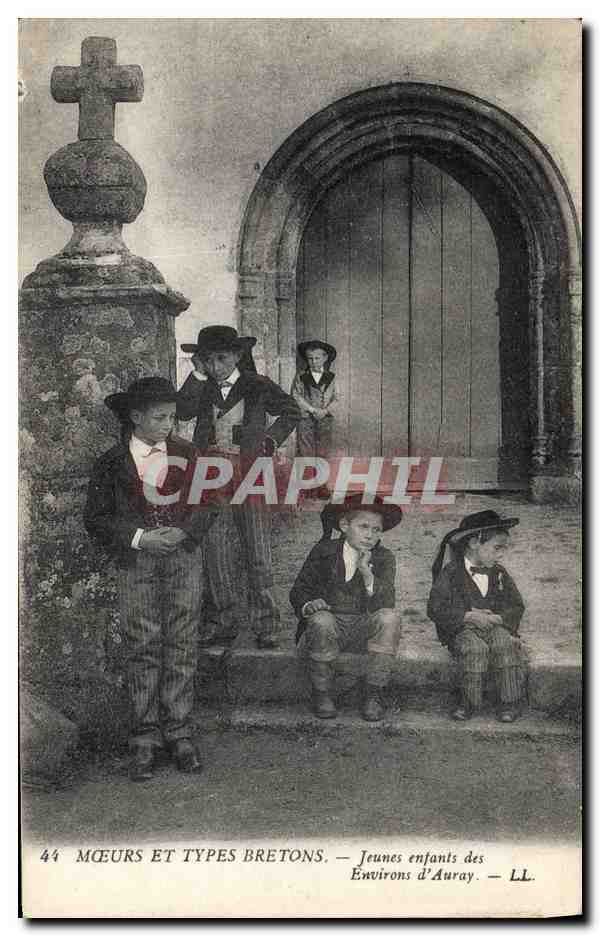 Jeunes enfants des Environs d'Auray — LL — n°44