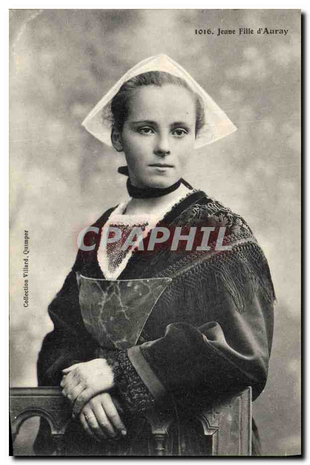 CPA Folklore Jeune fille d'Auray
