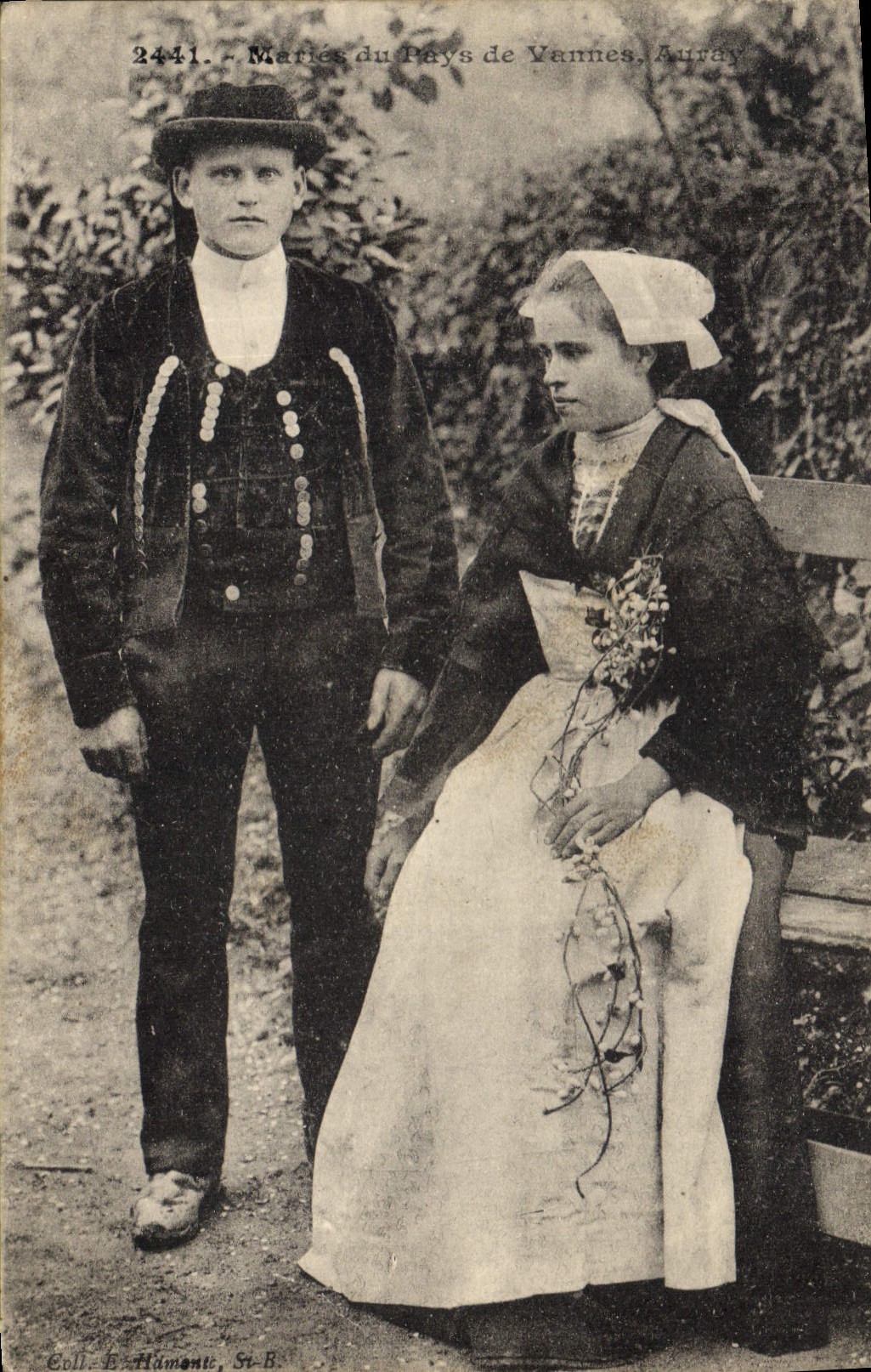 CPA Folklore Maries du pays de Vannes Auray Mariage