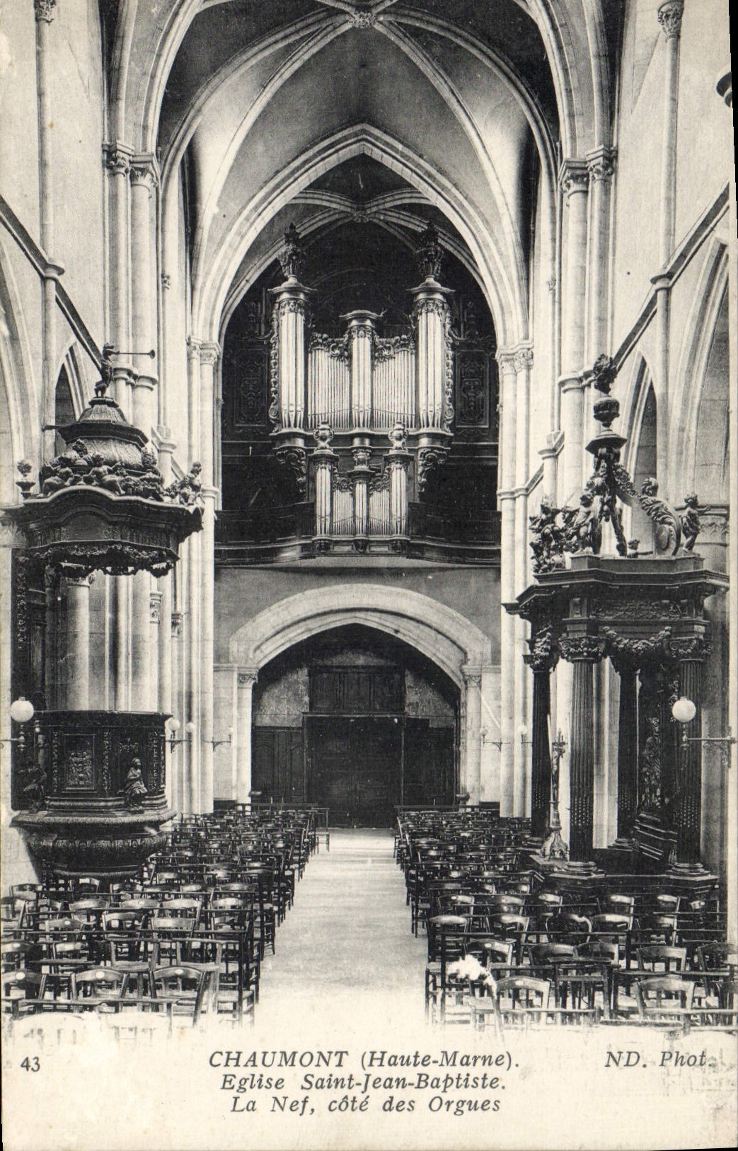 Chaumont (Haute-Marne) — Église Saint-Jean-Baptiste, La Nef, côté des Orgues — ND. Phot.