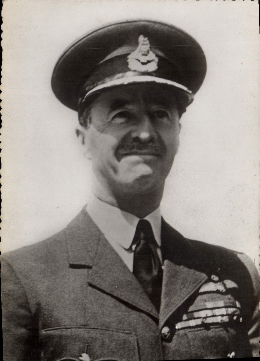 Portrait d'un officier de l'Air — éditeur CPAPHIL, n° 9372