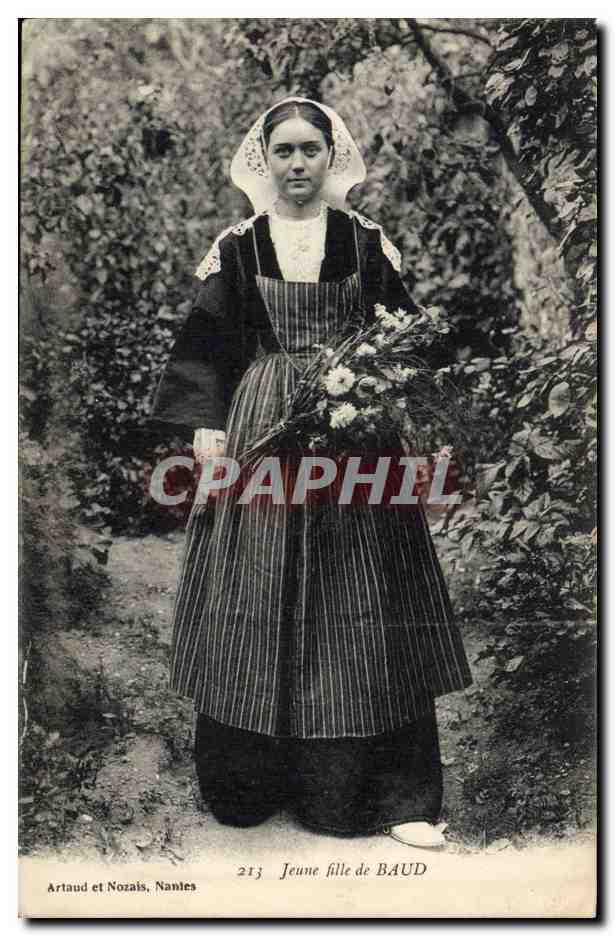 CPA Folklore Jeune fille de Baud