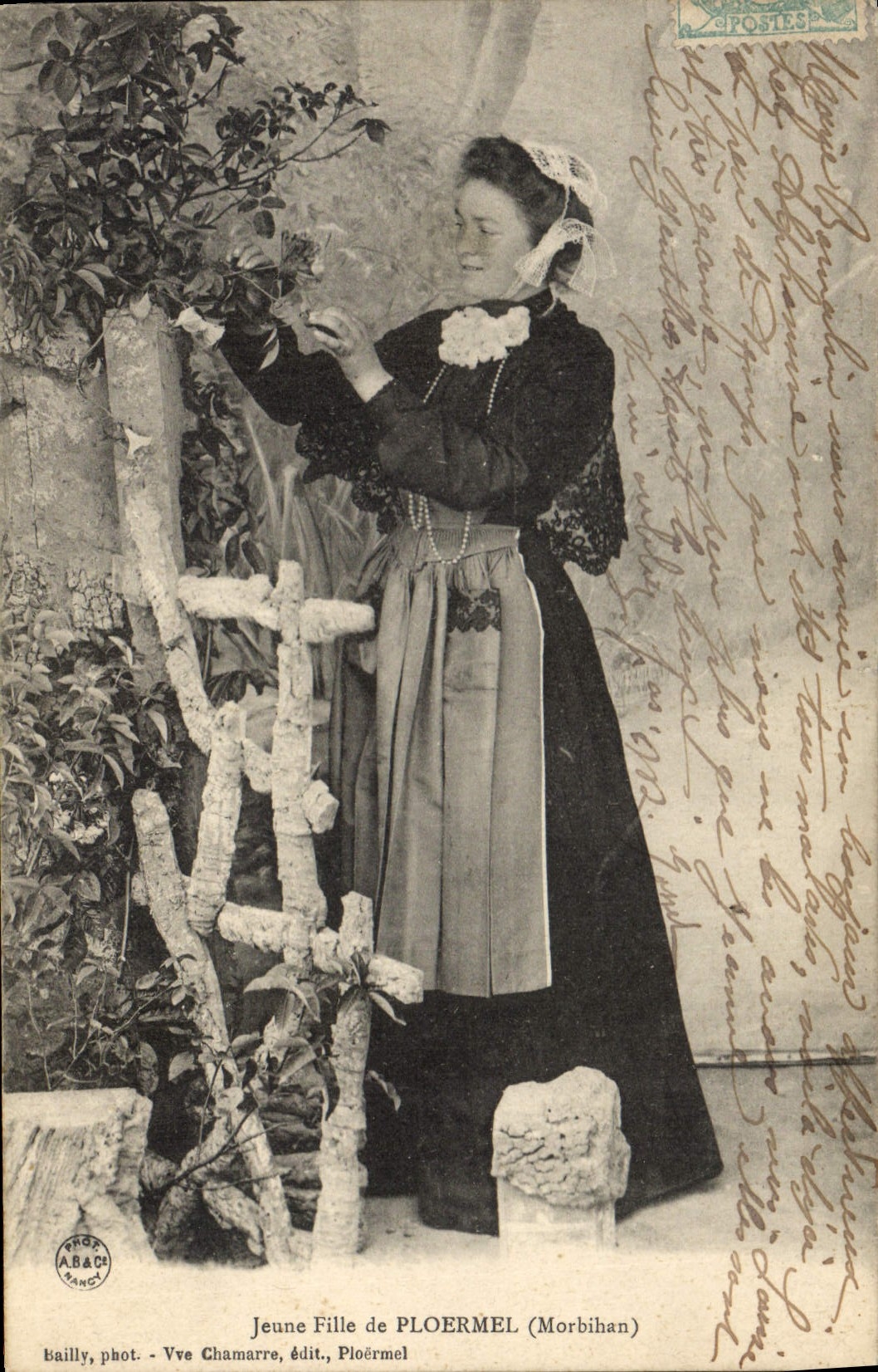 Jeune Fille de PLOERMEL (Morbihan) — Bailly, phot. - Vve Chamarre, édit. Ploërmel
