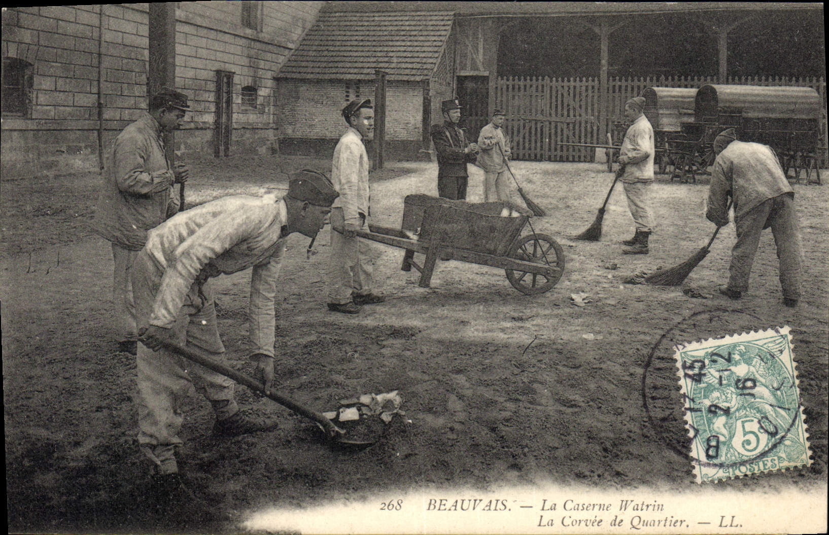 Beauvais — La Caserne Watrin — La Corvée de Quartier — LL. n°268