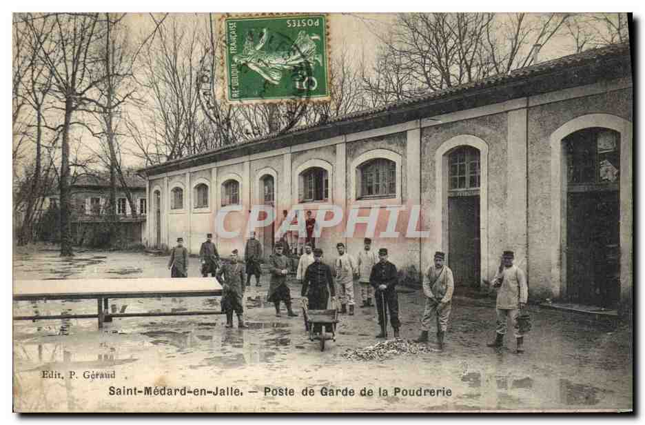 CPA Militaria Brouette Saint Medard en Jalle Poste de garde de la Poudrerie