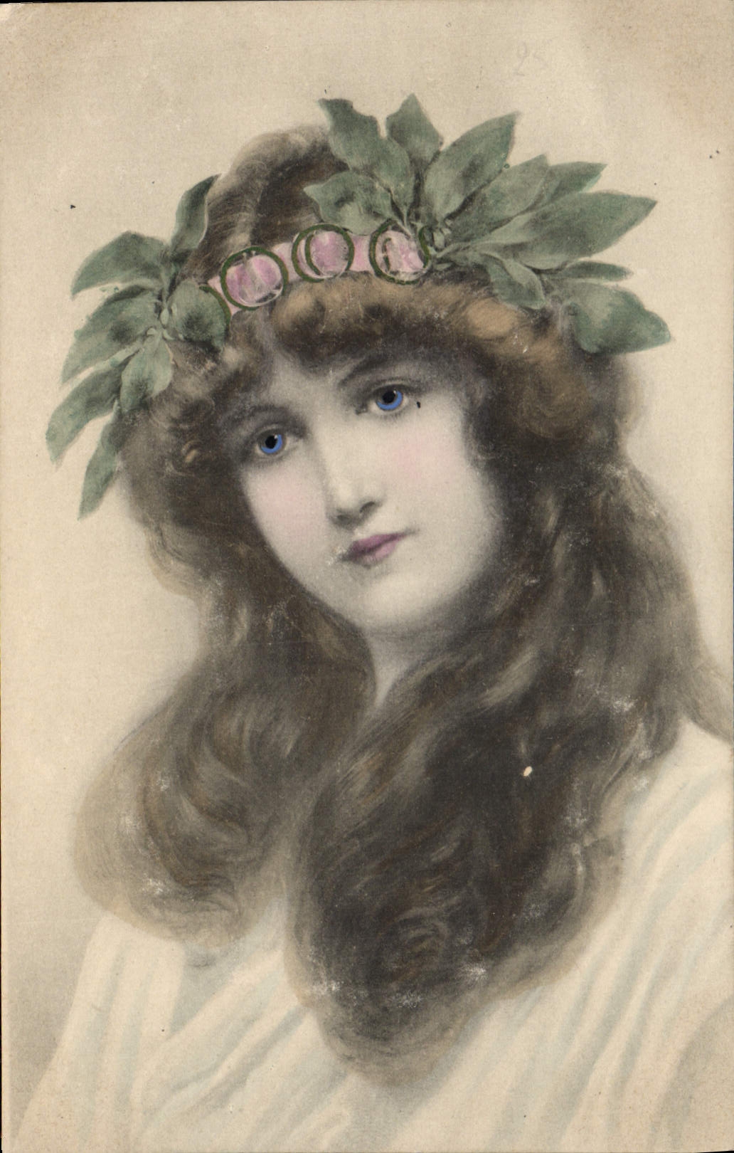 Jeune femme avec couronne de lauriers — M. M. Vienne, n° 228 — éditeur M. M. Vienne