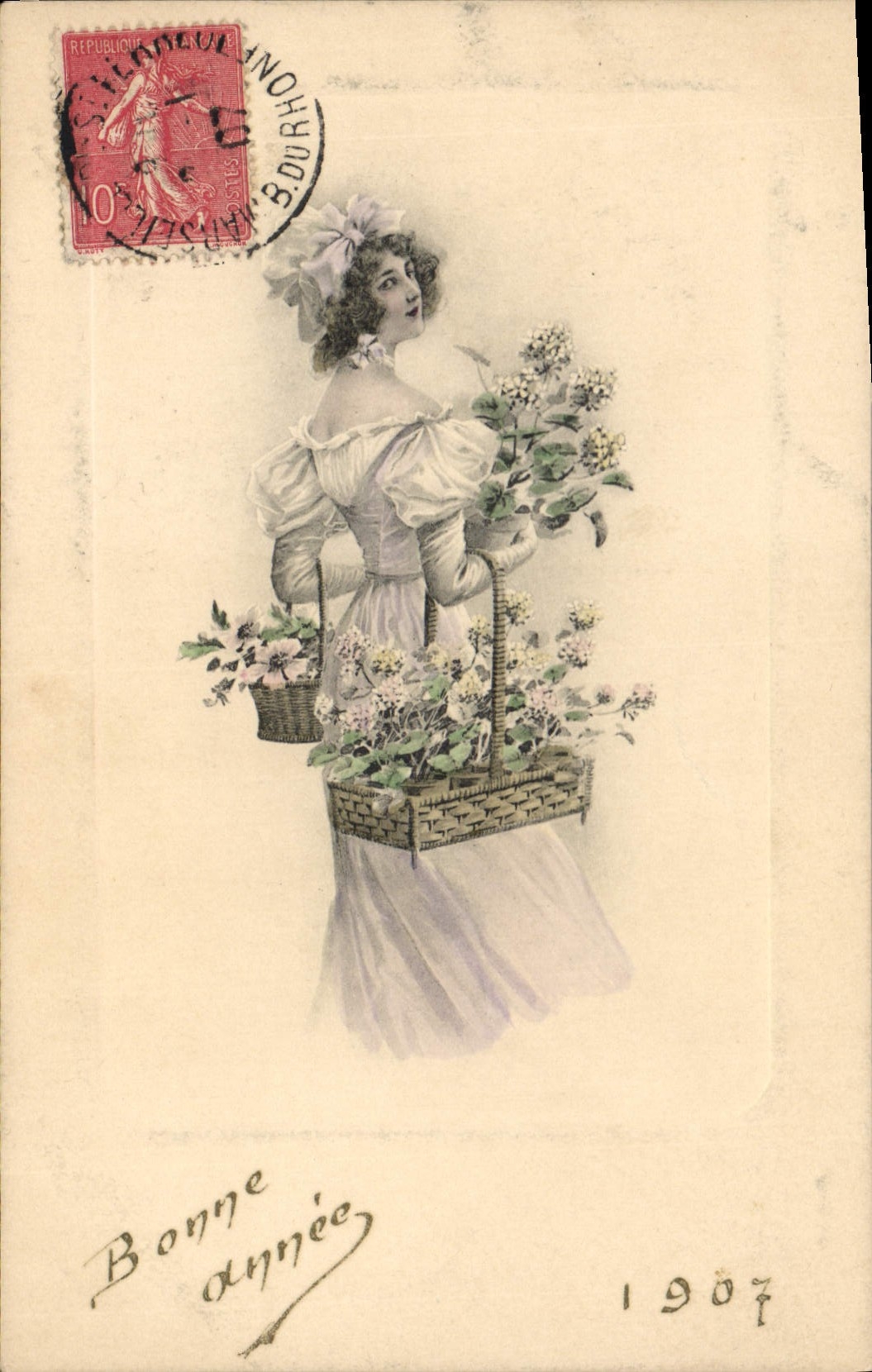 Femme en robe blanche portant des paniers de fleurs — Bonne année 1907 — M. M. VIENNE, N° 276