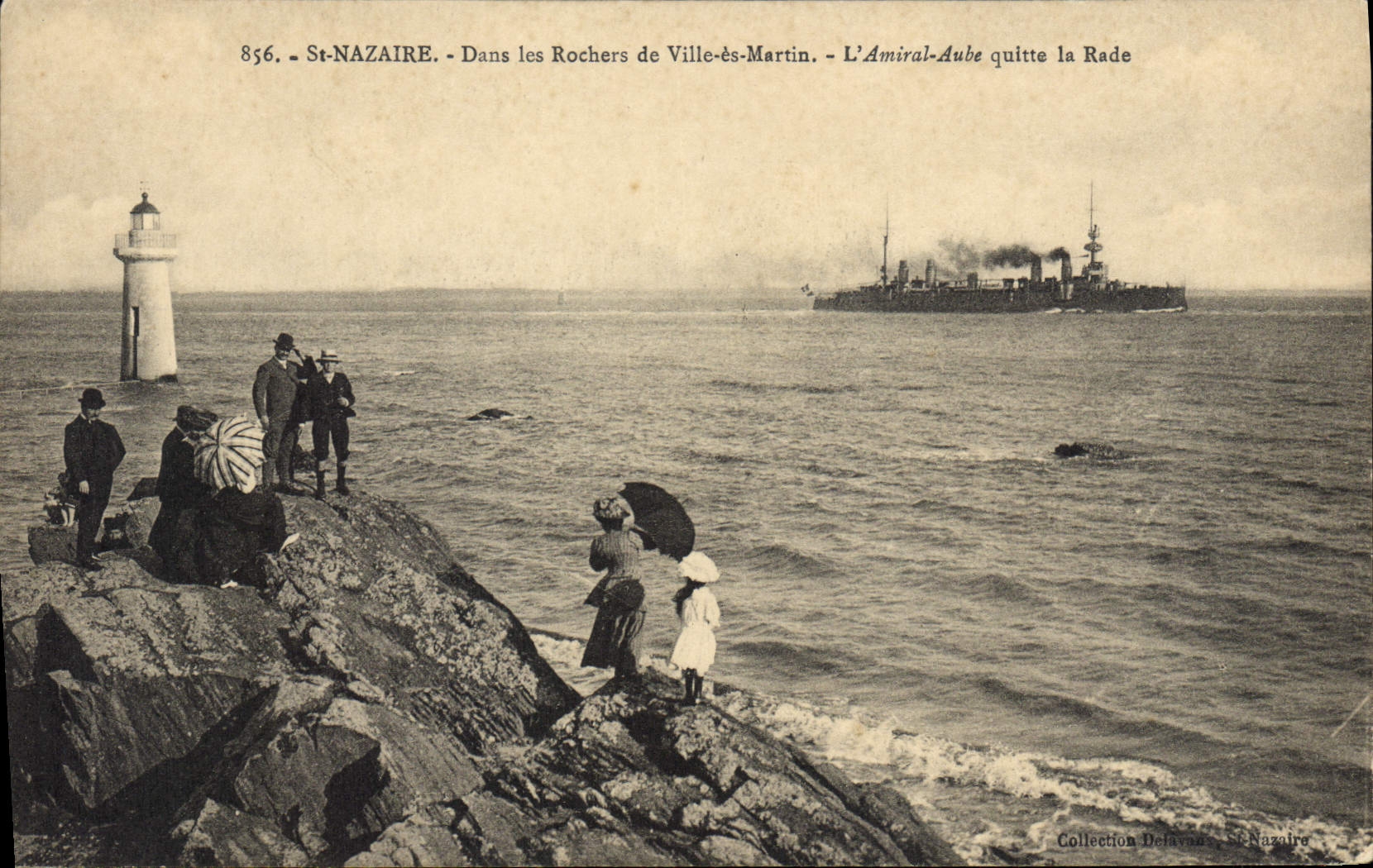 St-Nazaire — Dans les Rochers de Ville-ès-Martin — L'Amiral-Aube quitte la Rade