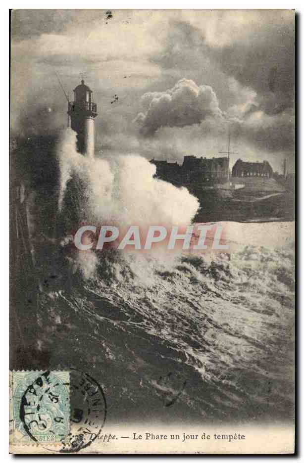CPA Phare Dieppe Le phare un jour de tempete