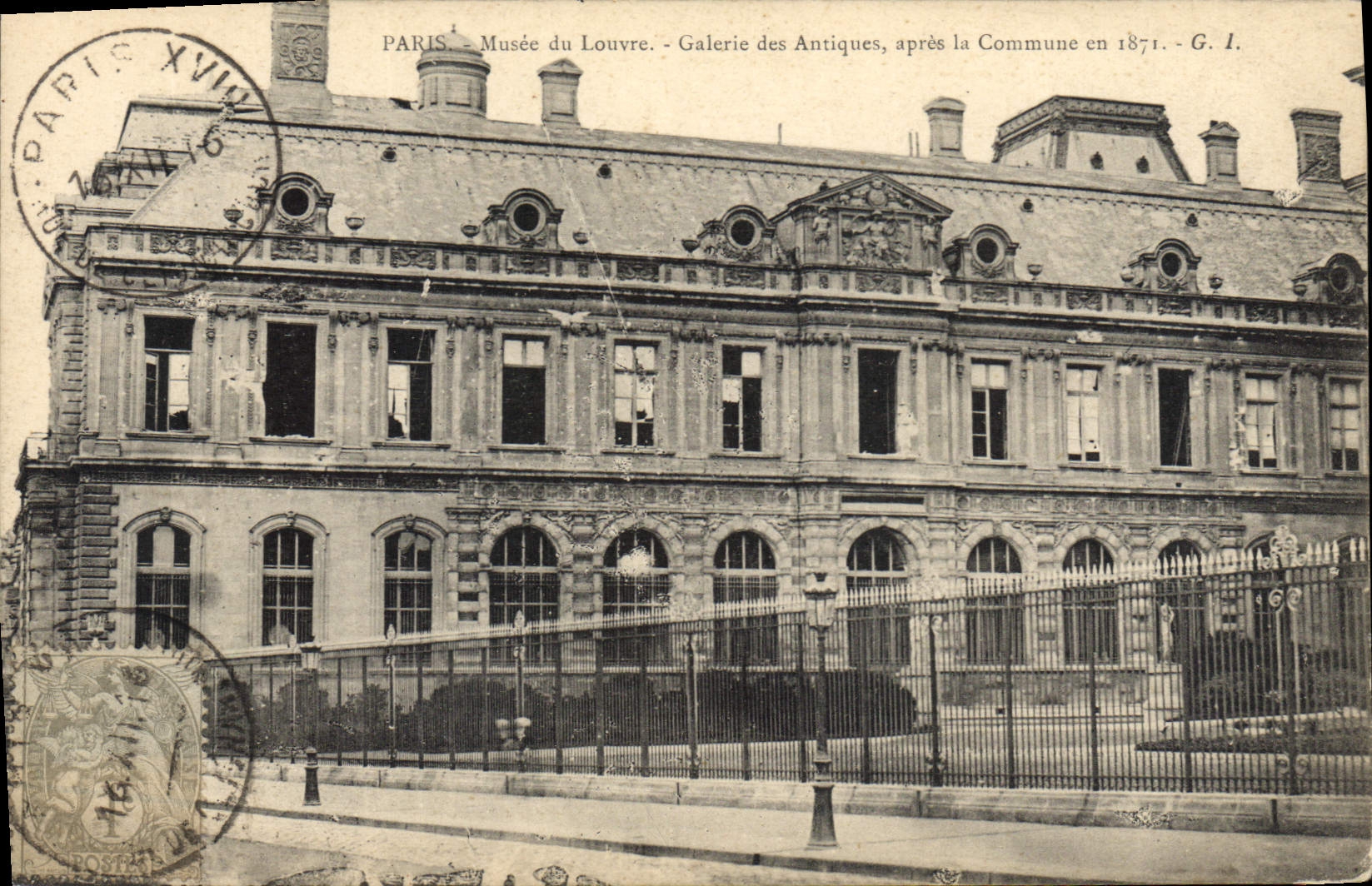 Paris - Musée du Louvre - Galerie des Antiques, après la Commune en 1871 - G. I.