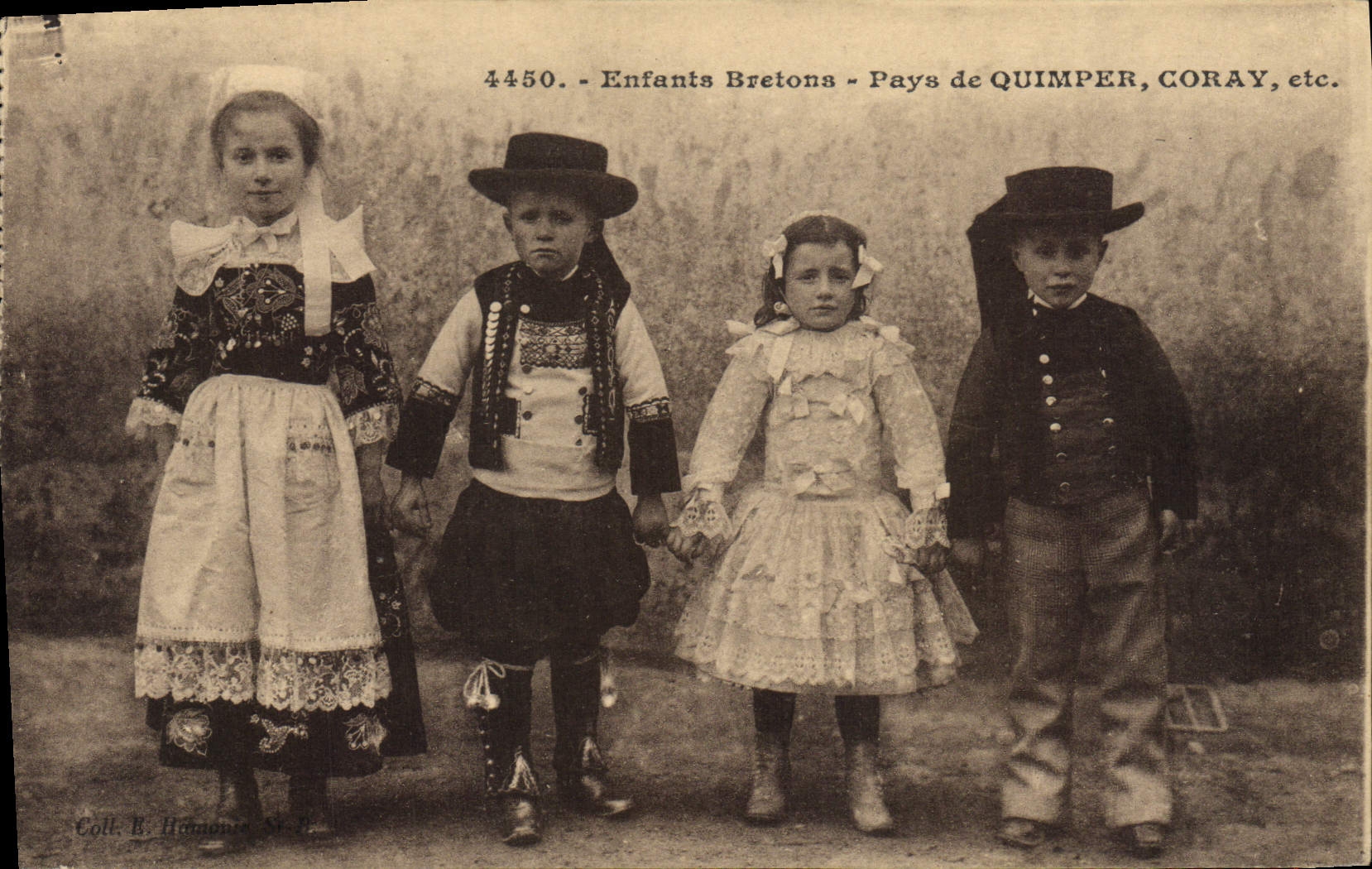 Enfants Bretons - Pays de QUIMPER, CORAY, etc. — Coll. B. Hénon, n° 4450