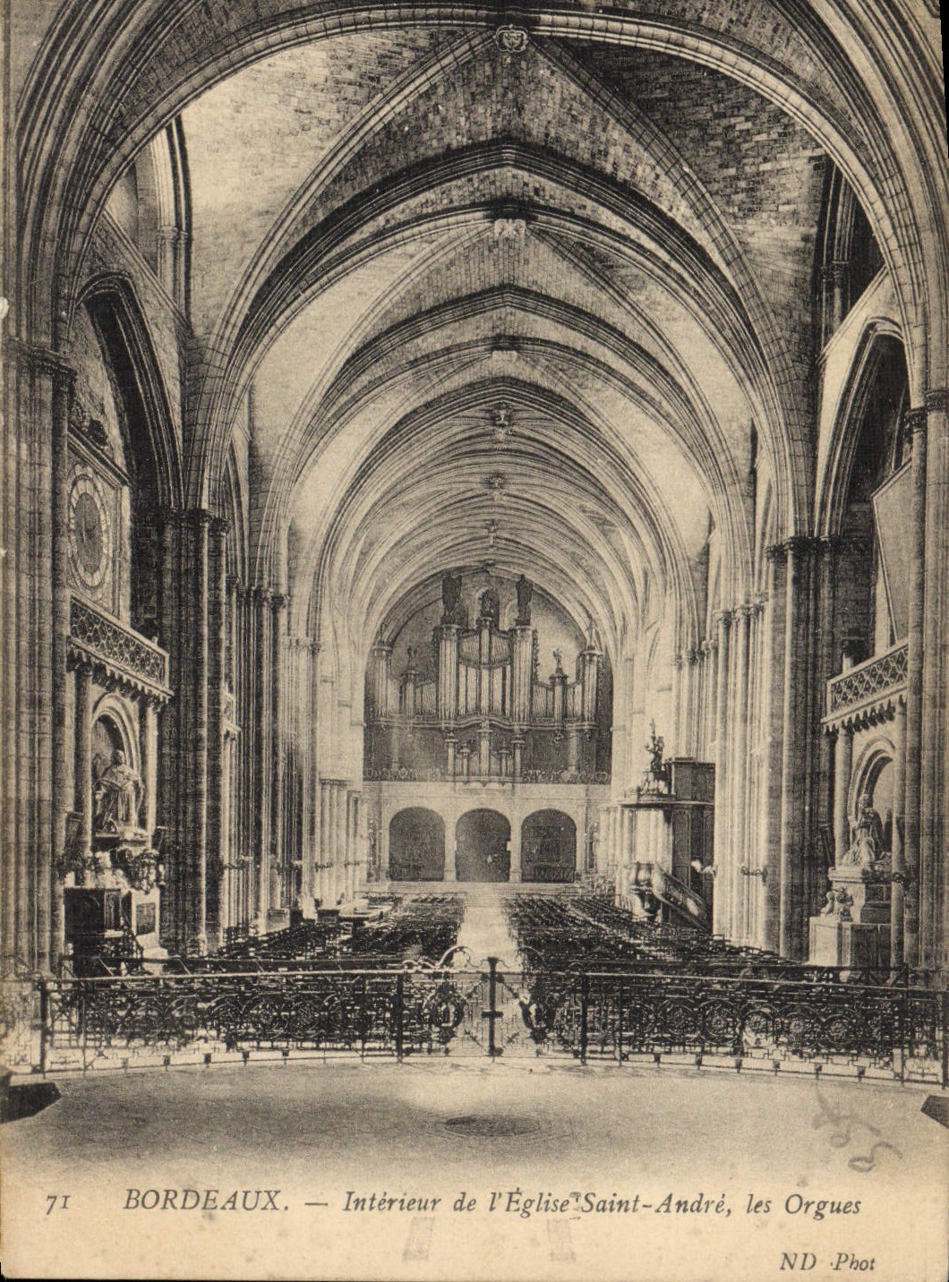 CPA Orgue Bordeaux Interieur de l'eglise Saint Andre Les orgues