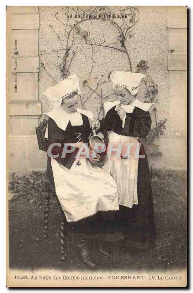 CPA Folklore Au Pays des Coiffes Blanches Fouesnant Le gouter