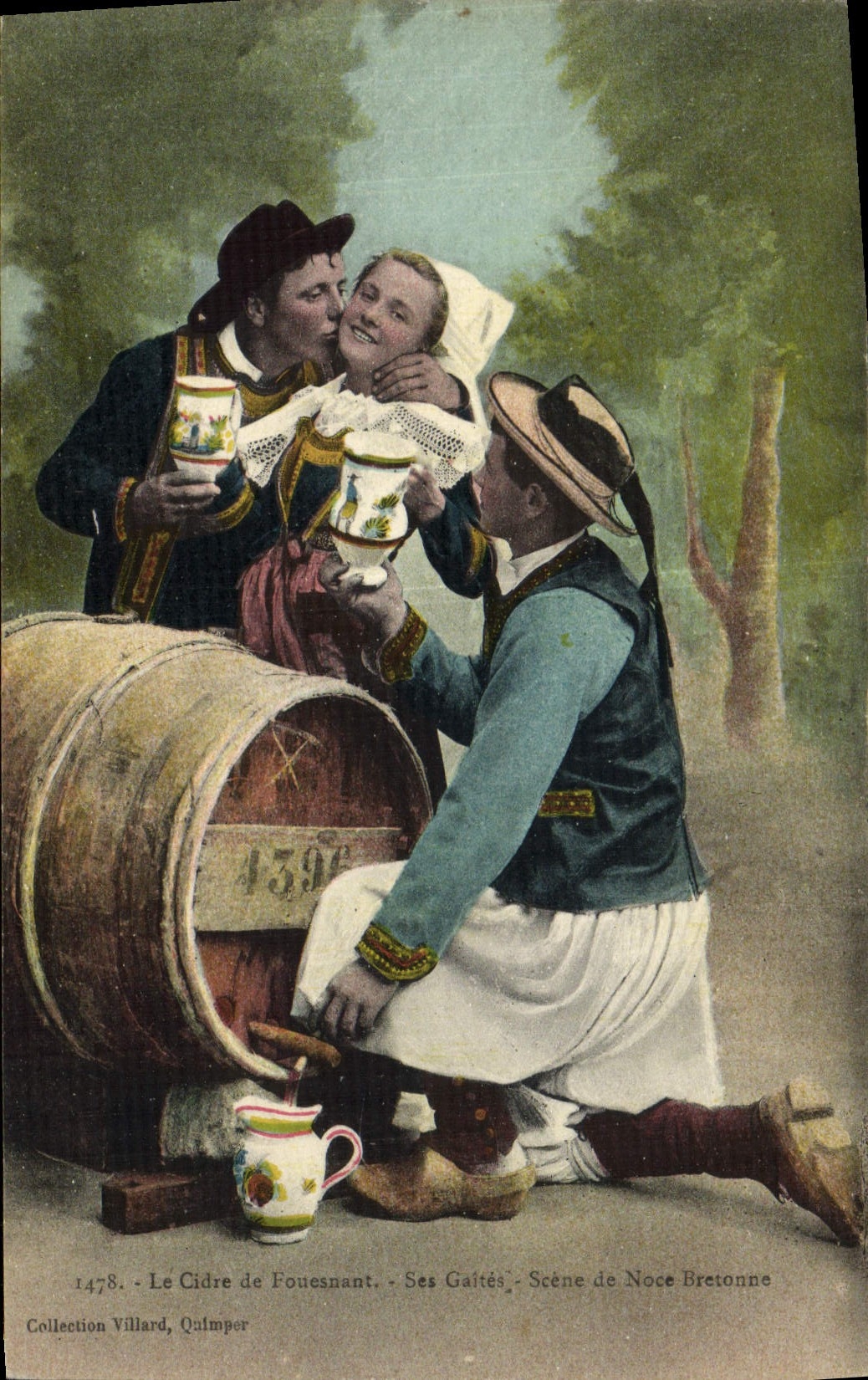 CPA Folklore Le cidre de Fouesnant Ses gaites Scene de noce bretonne Mariage