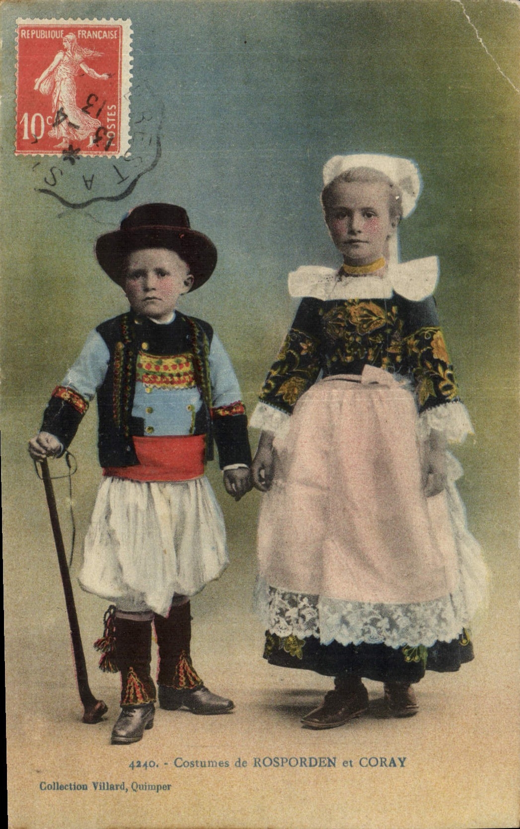 CPA Folklore Costumes de Rosporden et Coray