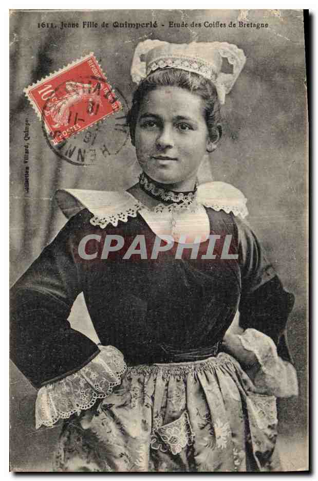 CPA Folklore Jeune fille de Quimperle 