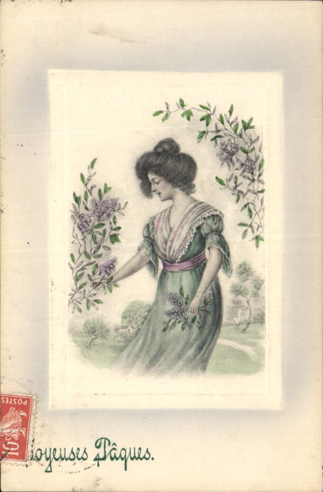 Femme en robe verte parmi des lilas — Joyeuses Pâques — éditeur non visible