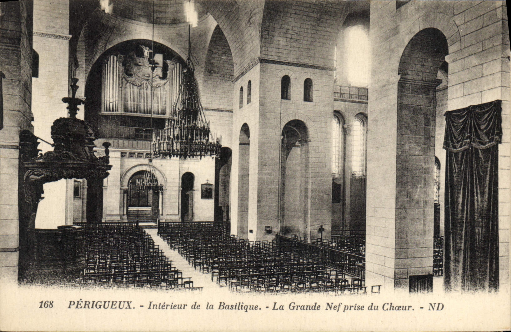 CPA Orgue Perigueux Interieur de la basilique La grande nef prise du choeur