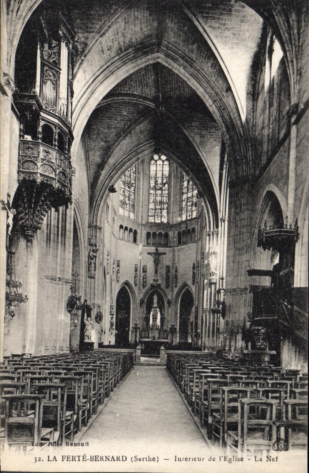 CPA Orgue La Ferte Bernard Interieur de l'eglise La nef