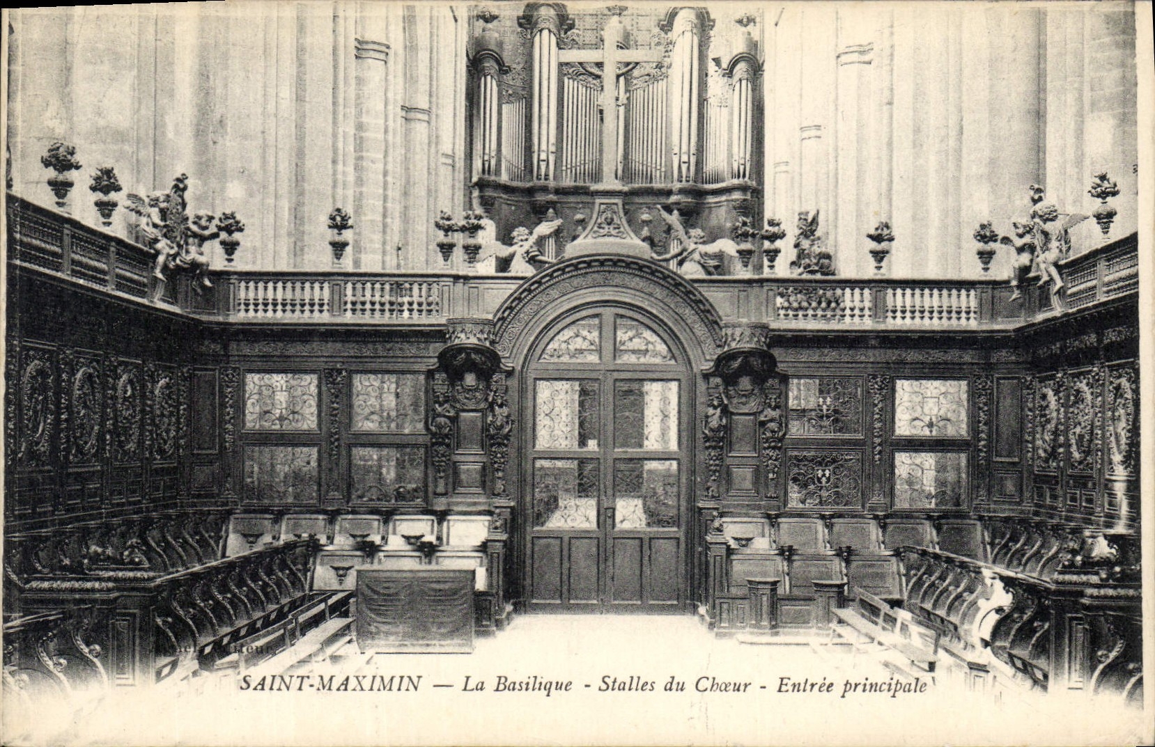CPA Orgue Saint Maximin La basilique Stalles du choeur Entree principale