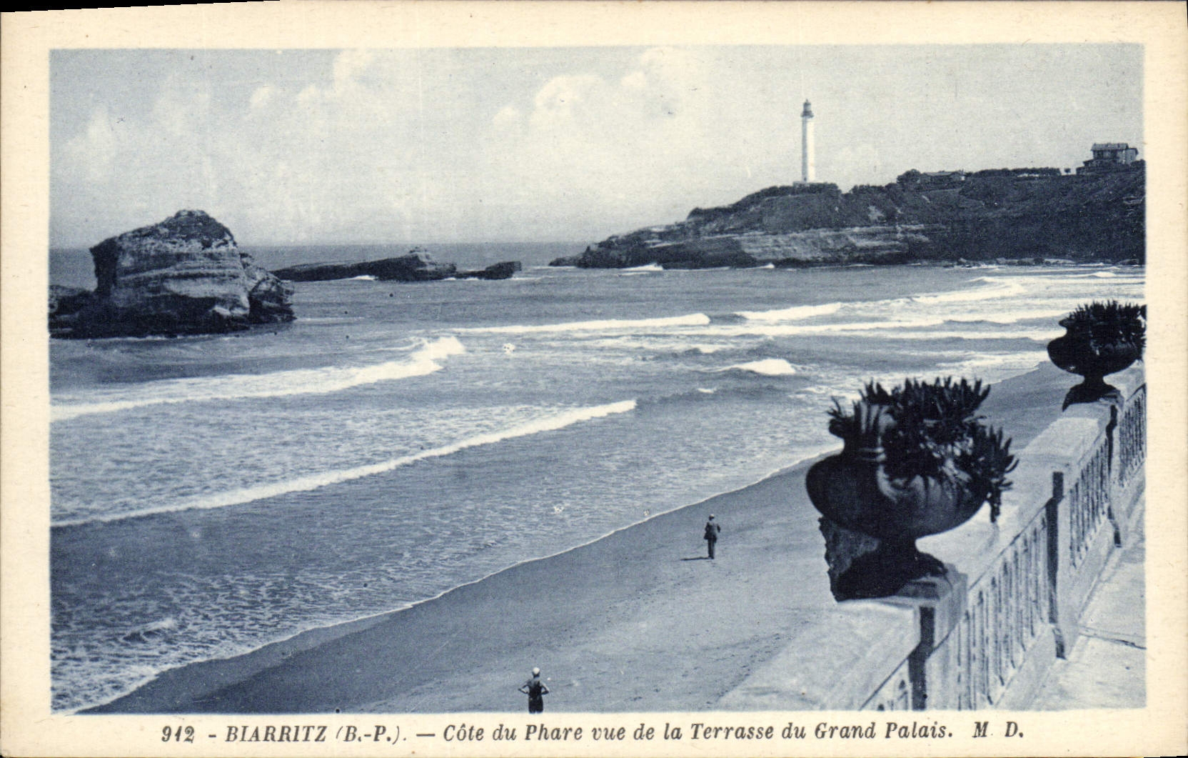 CPA Phare Biarritz Cote du phare vue de la terrasse du Grand Palais