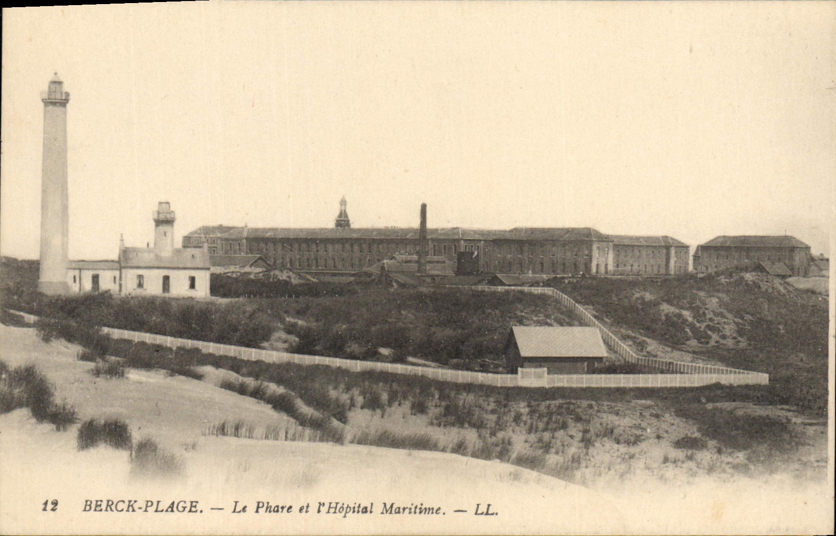 CPA Phare Berck Plage Le phare et l'Hopital maritime 