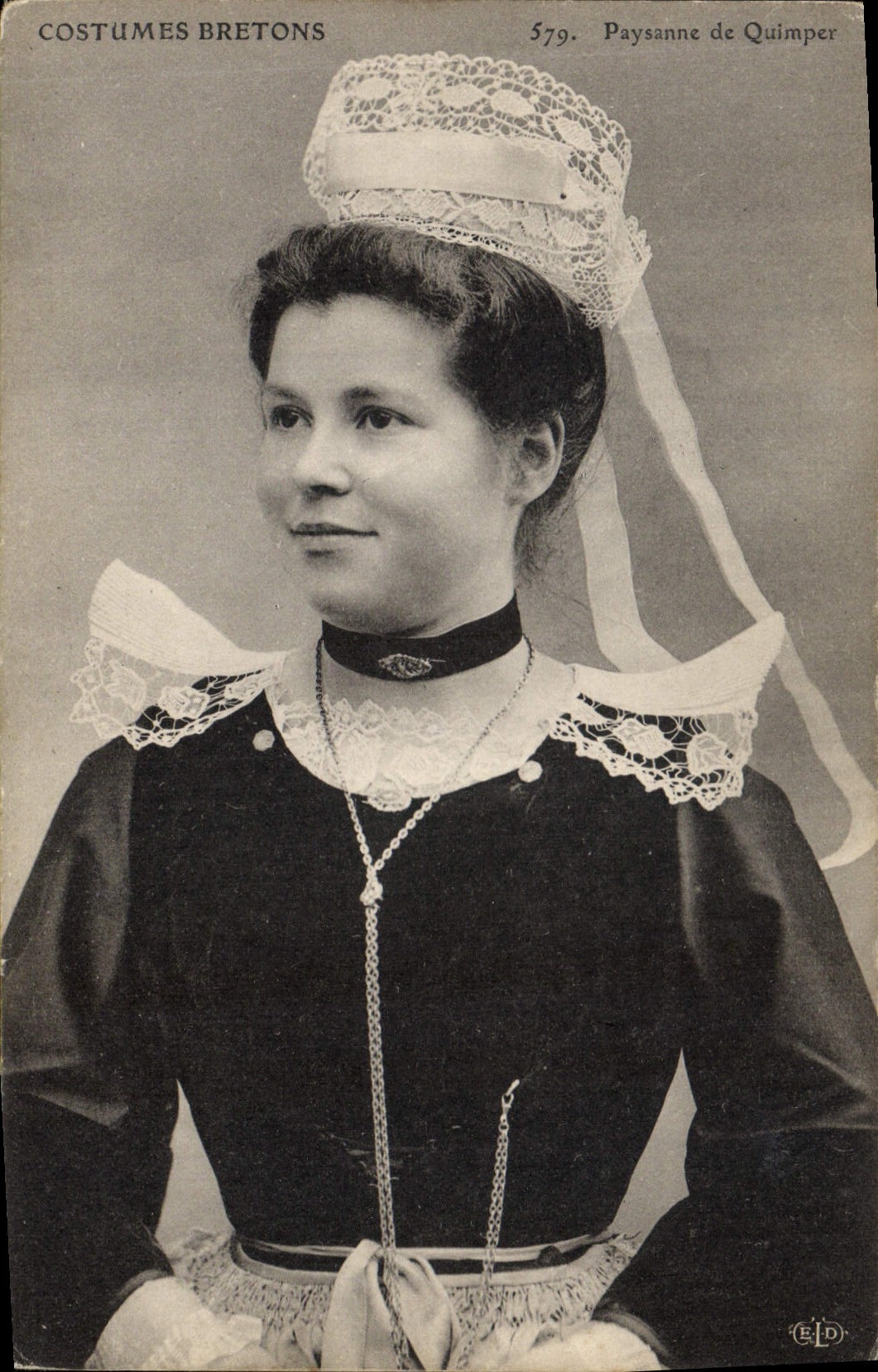 CPA Folklore Paysanne de Quimper