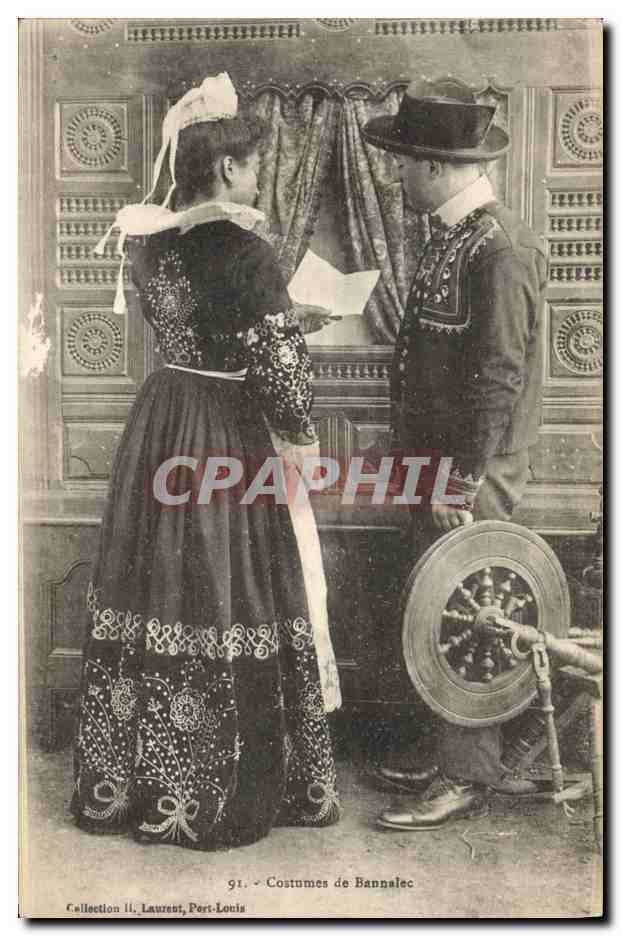 CPA Folklore Costumes de Bannalec