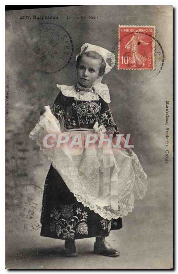 CPA Folklore Rosporden Le tablier neuf 