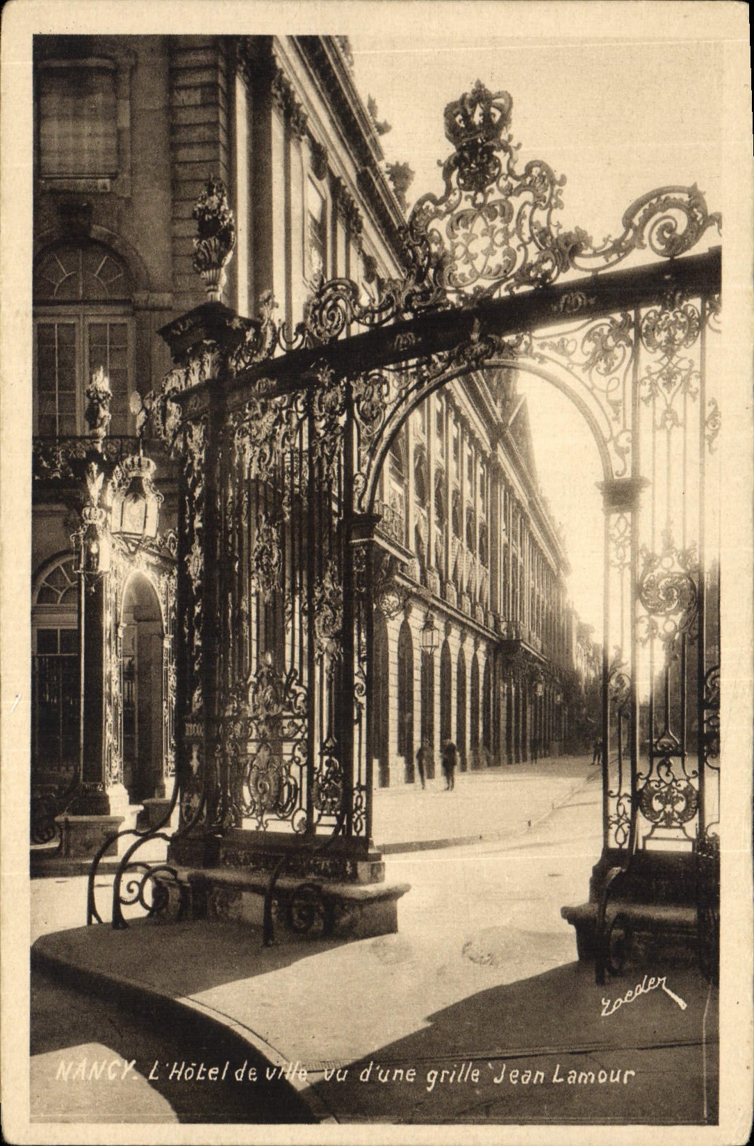 NANCY. L'Hôtel de ville vu d'une grille — Jean Lamour — Édition V. Reder, Nancy
