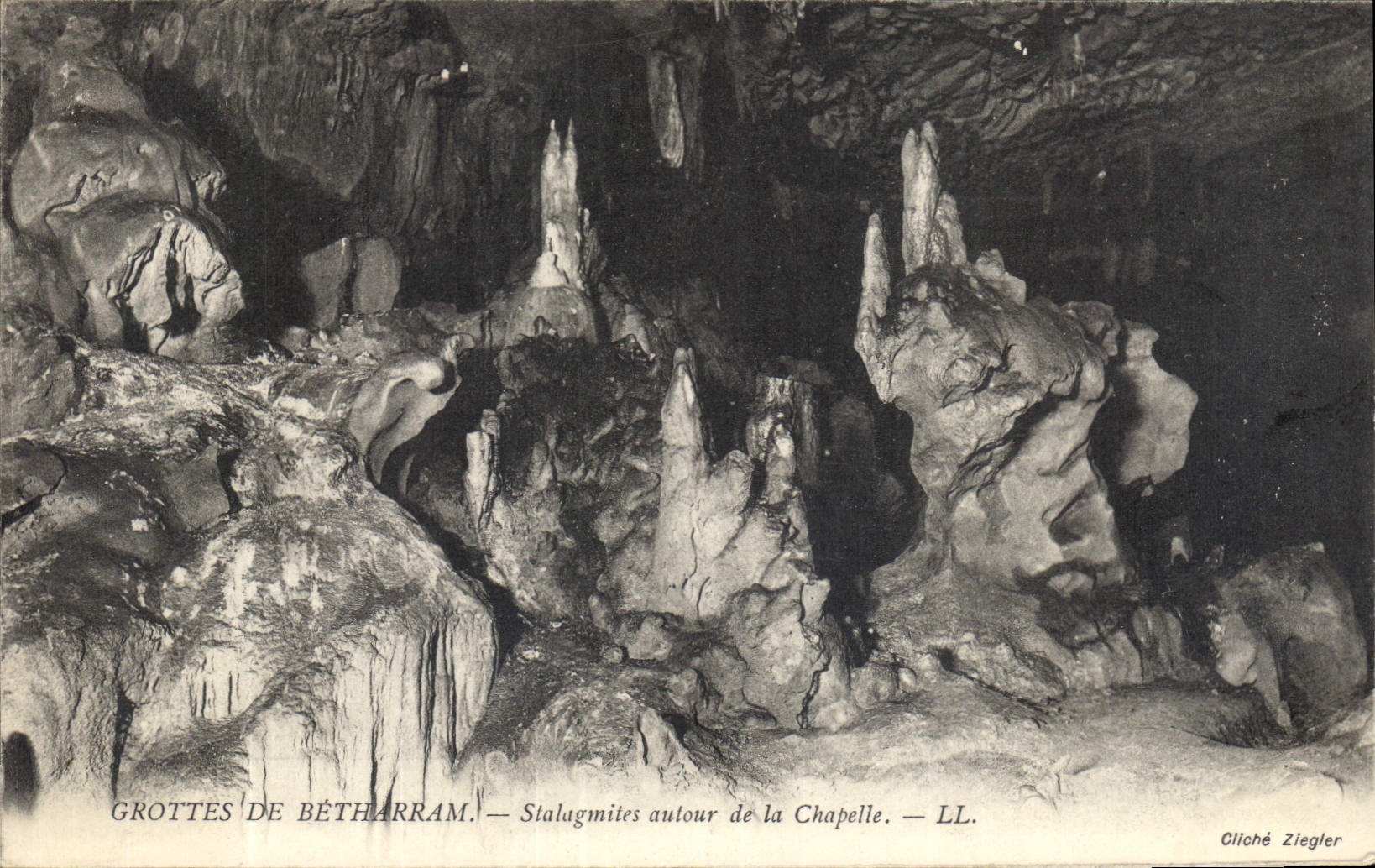Grottes de Bétharram — Estalagmitas alrededor de la Capilla — Cliché Ziegler