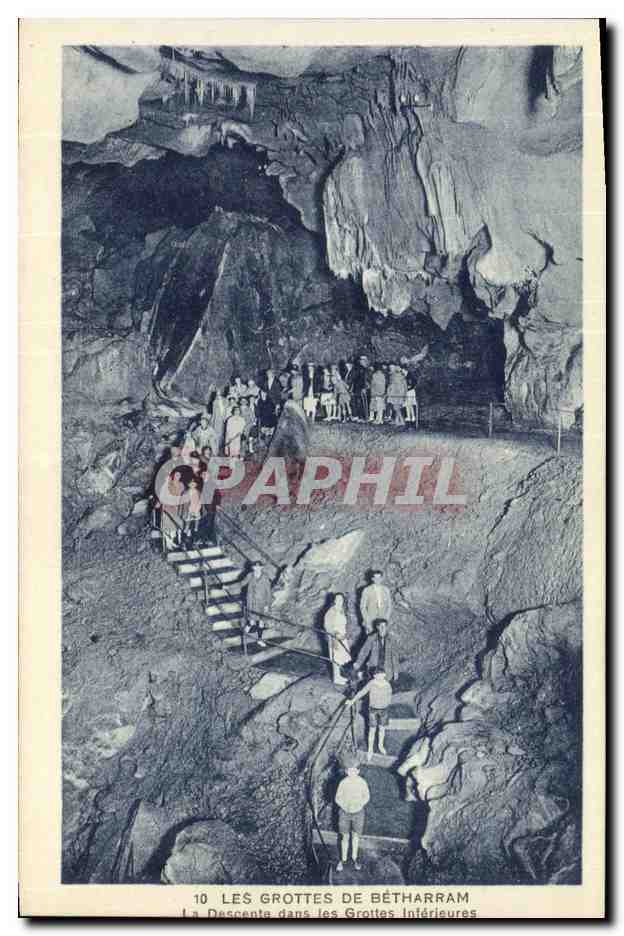 CPA Grotte Grottes de Betharram La descente dans les grottes inferieures 