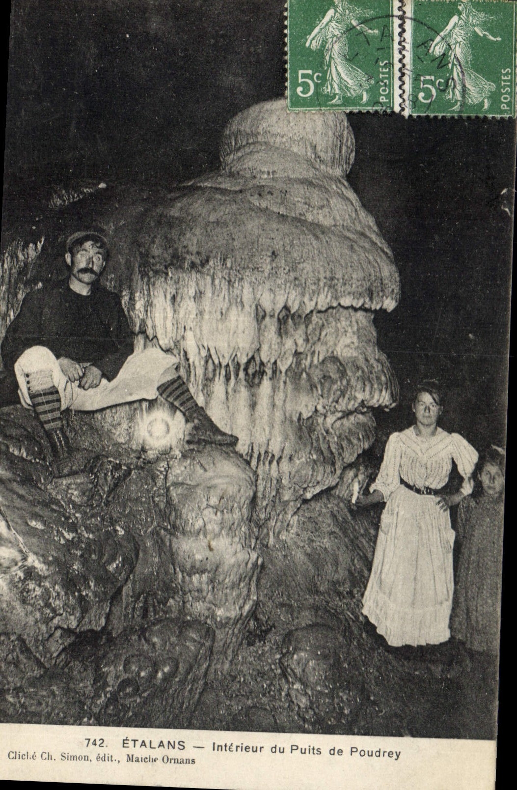 Étalans — Intérieur du Puits de Poudrey — Cliché Ch. Simon, édit., Maîche Ornans