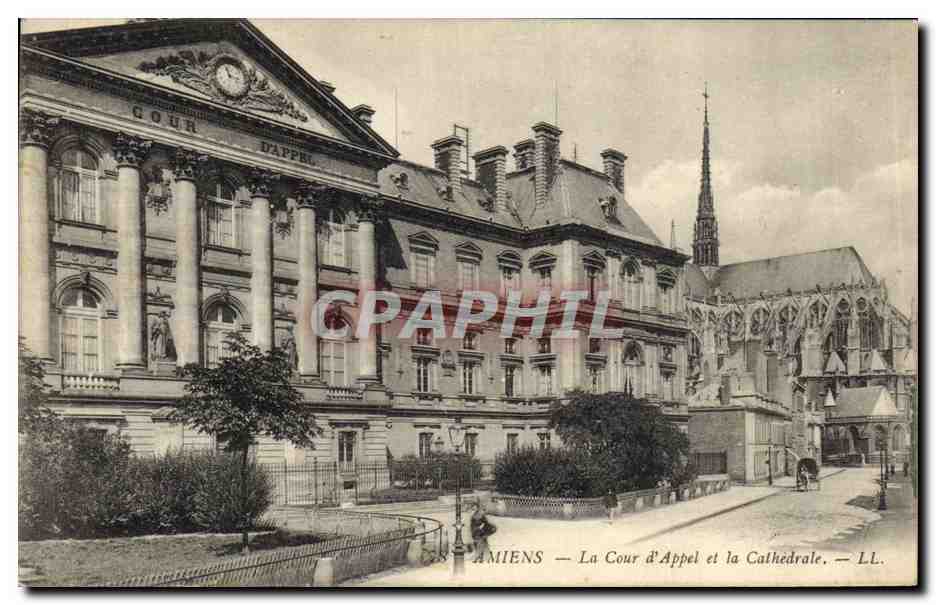 CPA Amiens La Cour d'Appel et la cathedrale 