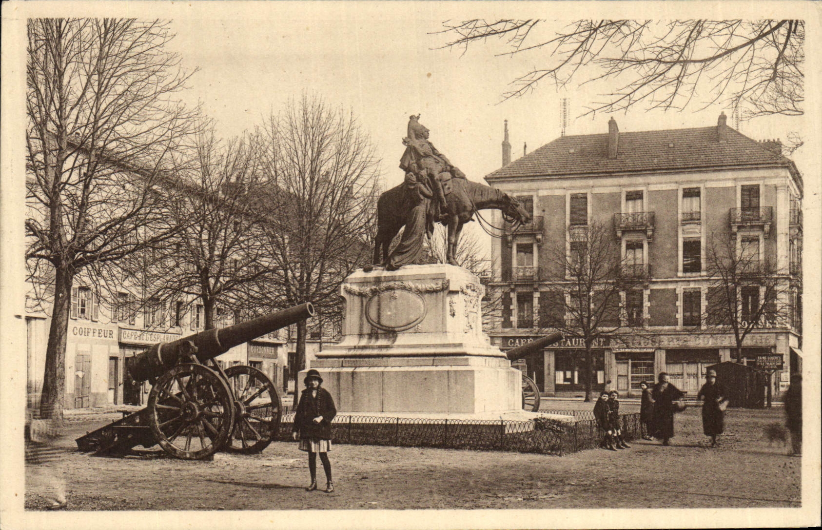 Chalon-sur-Saône — Monument de la Défense — work by Moreau-Vauthier