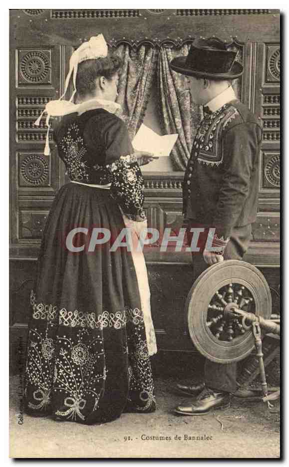 CPA Folklore Costumes de Bannalec