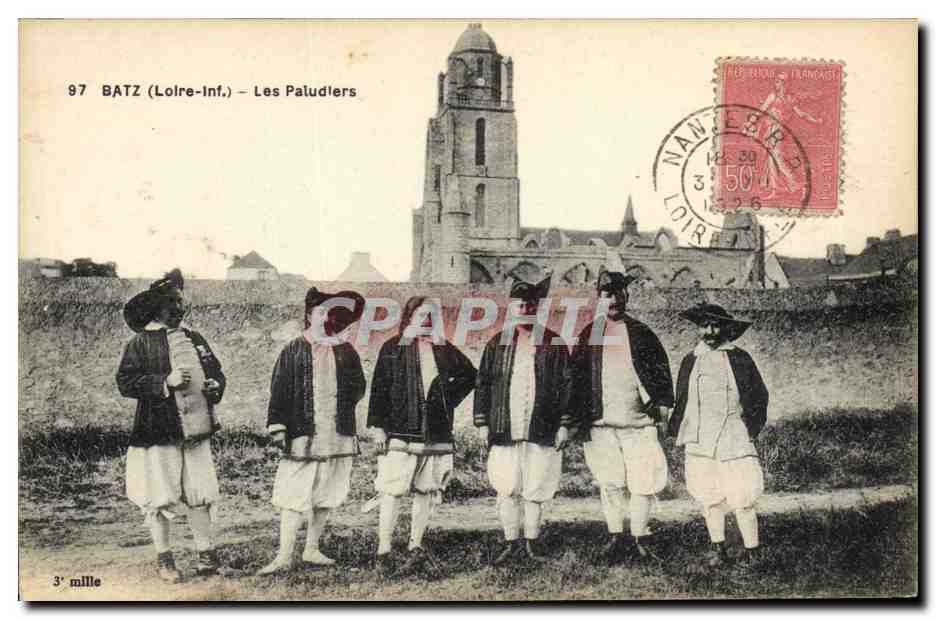 CPA Folklore Batz Les Paludiers 