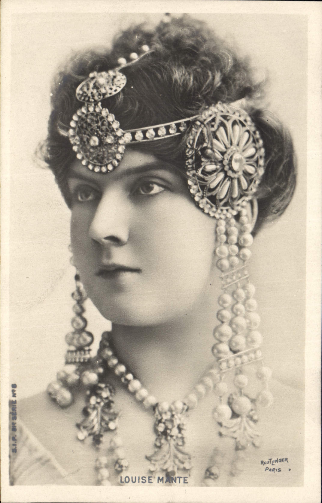 Louise Mante — Portrait en costume oriental — Reutlinger Paris