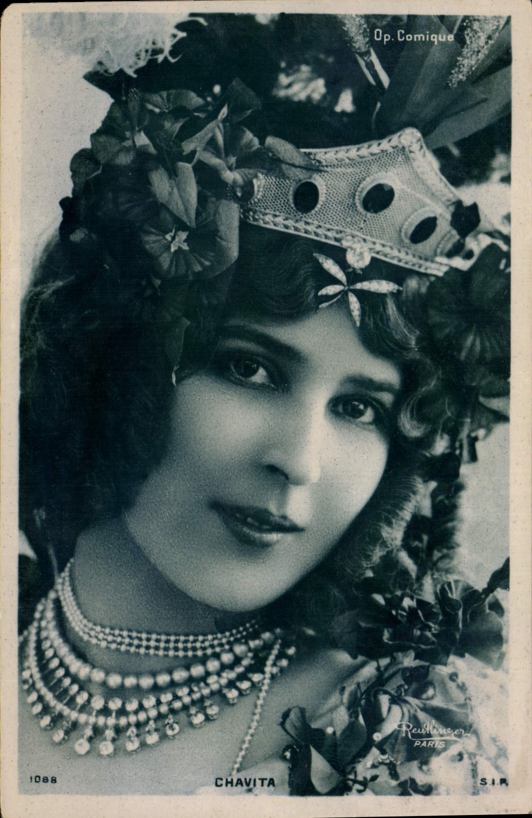 CPA Bijoux Femme Chavita Paris Opera Comique