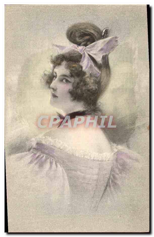Jeune femme en robe à volants — portrait — éditeur inconnu, n° de série non visible