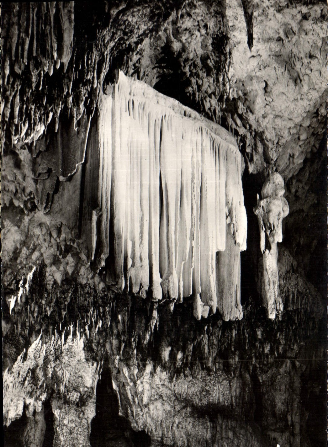 Grotte des Demoiselles — La Caverne Merveilleuse — Éditions d'Art, B. 5