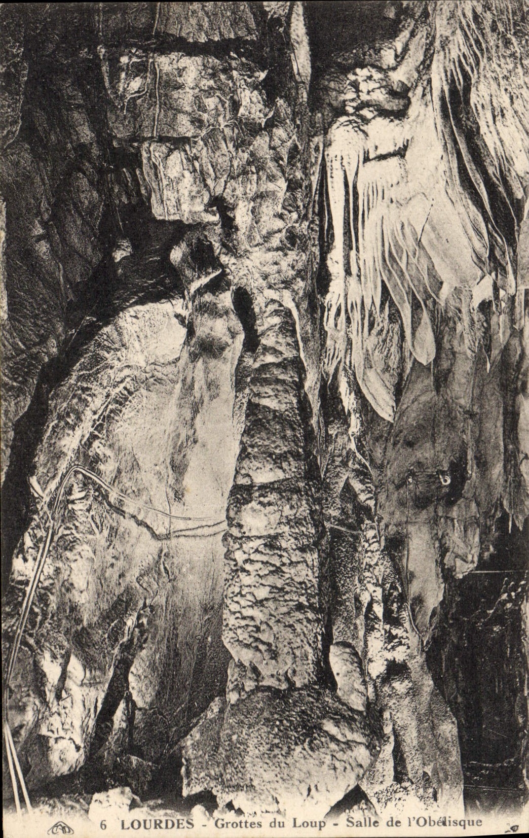 Lourdes - Grottes du Loup - Salle de l'Obélisque