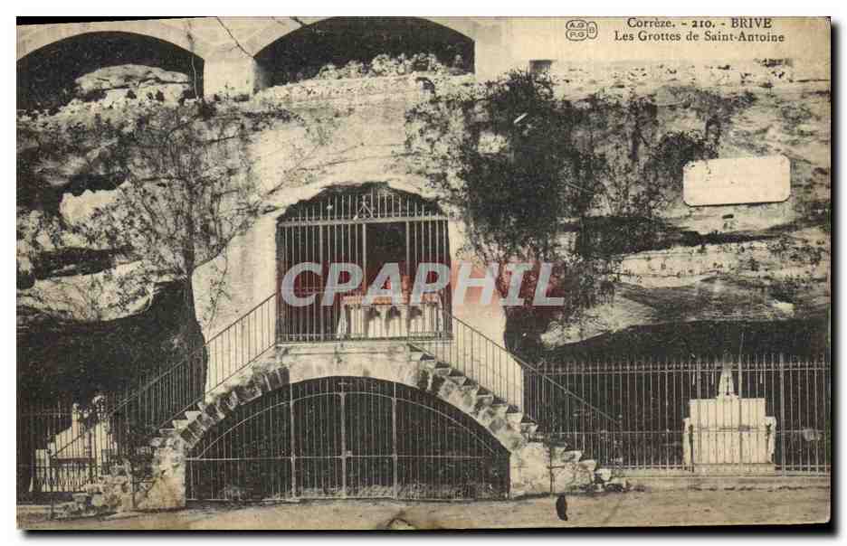 CPA Grotte Grottes de Saint Antoine Brive Correze