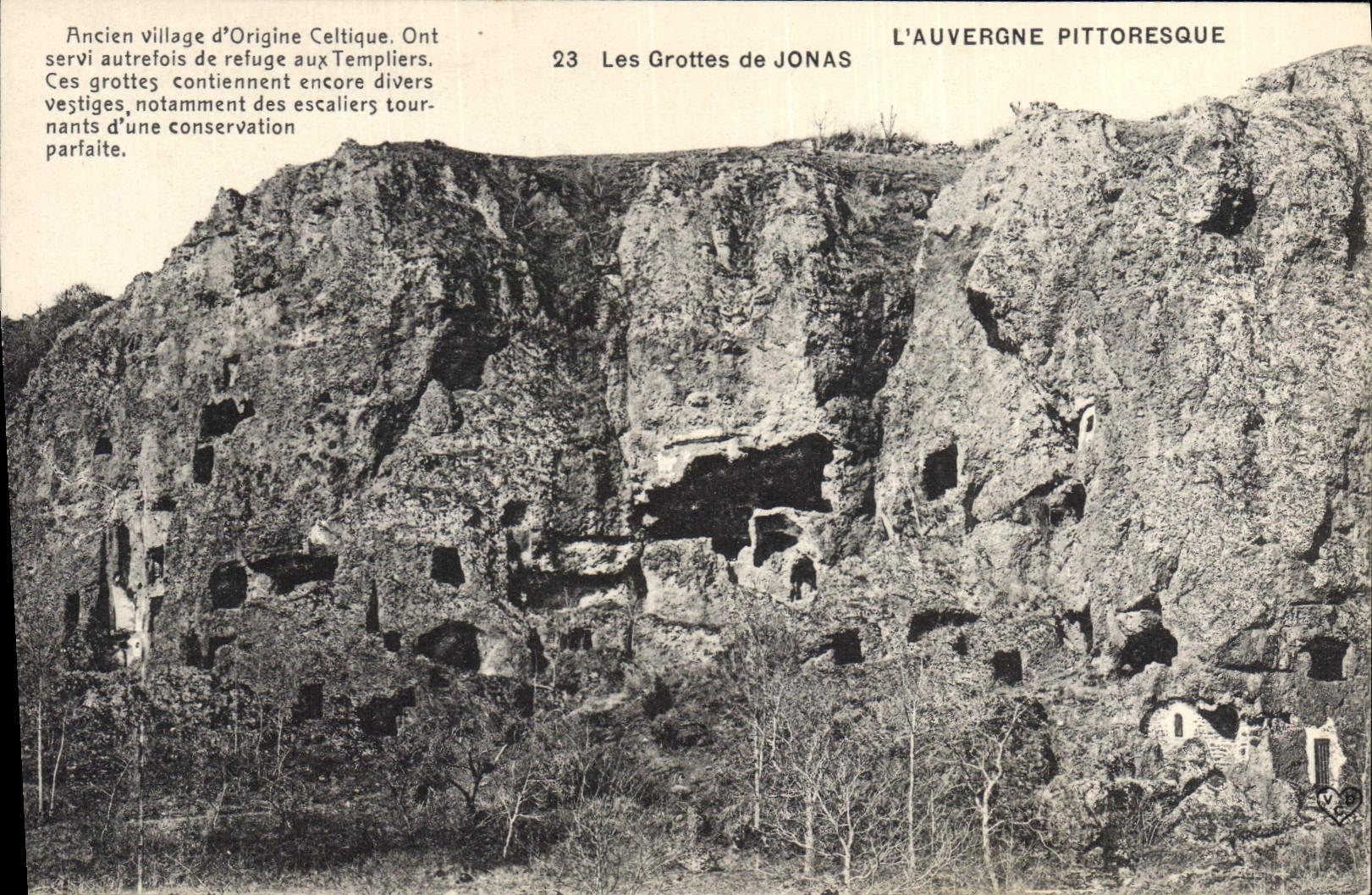 CPA Grotte Grottes de Jonas Auvergne Ancien village d'origine celtique