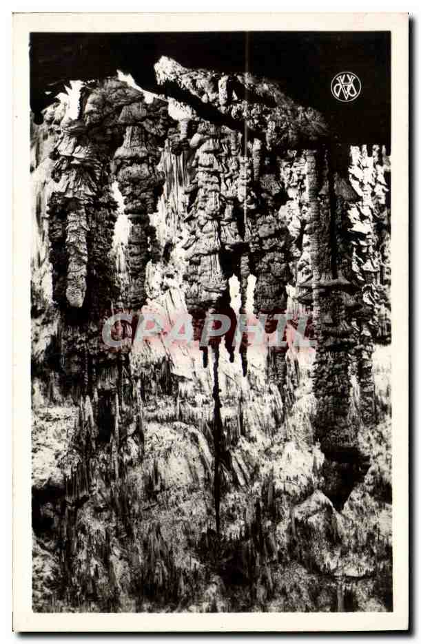 Aven d'Orgnac — Les grandes Stalagmites — Photo Albert Perret (Gard)