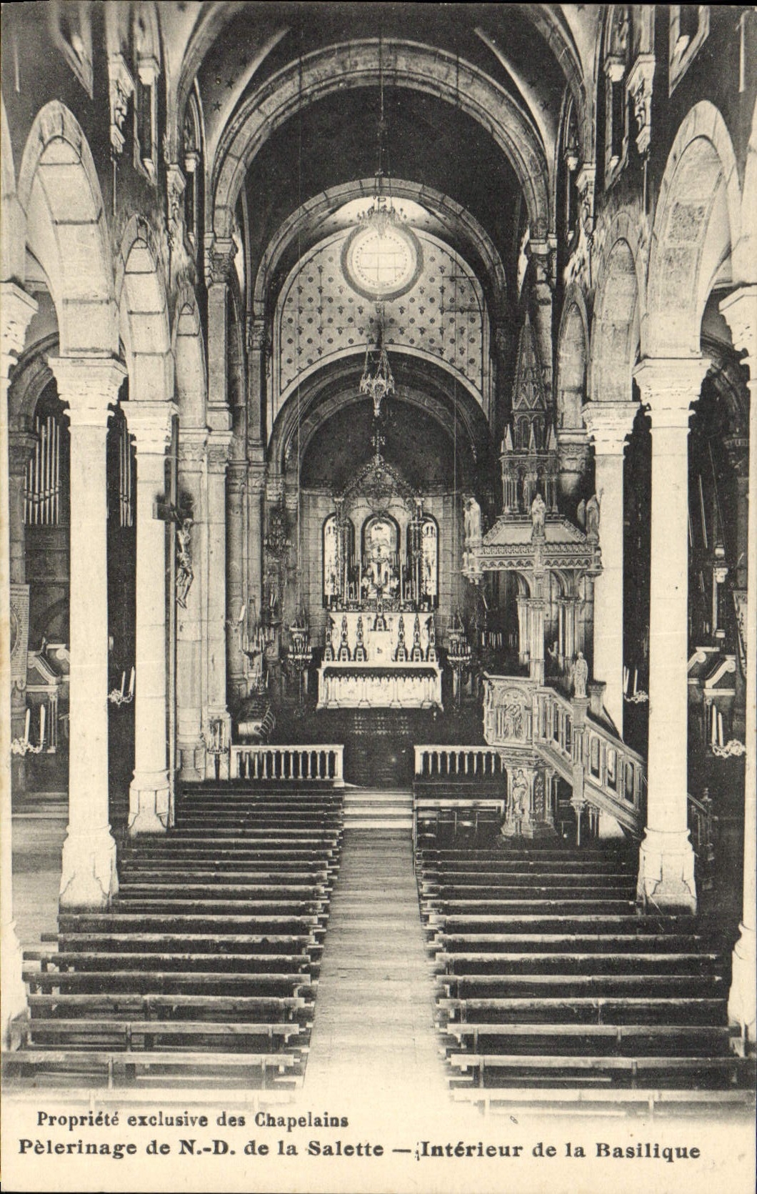 CPA Orgue Pelerinage de Nd de la Salette Interieur de la basilique